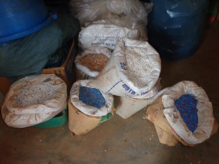 Appui aux filières de recyclage des déchets plastique (2008-2010), Kinshasa — photo 3
