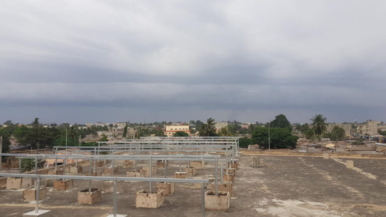 Électrifier un bâtiment pour étudiants à Lomé (Togo)